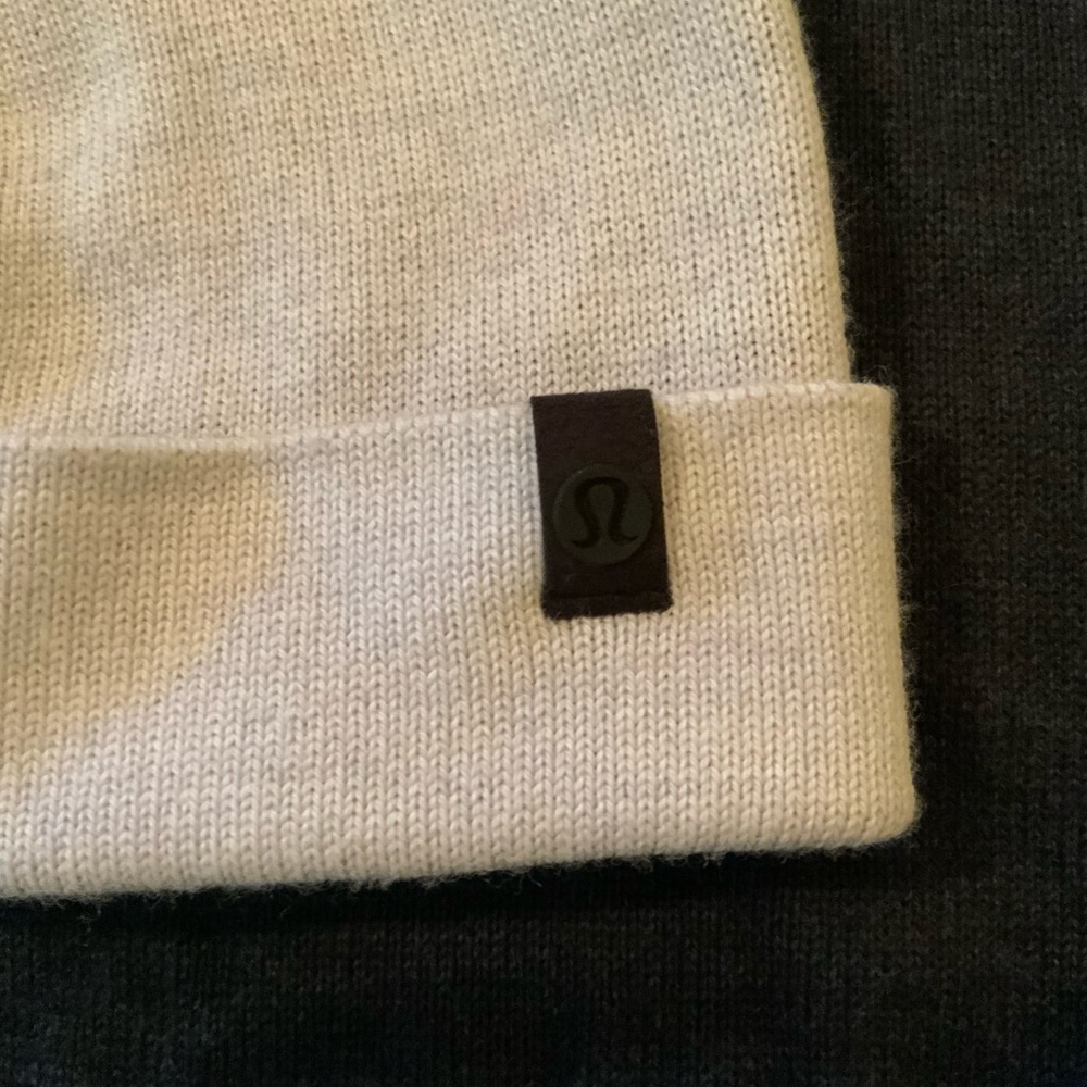 Lululemom Merino Wool & Blend Polyester Beanie (Unisex) - Like new